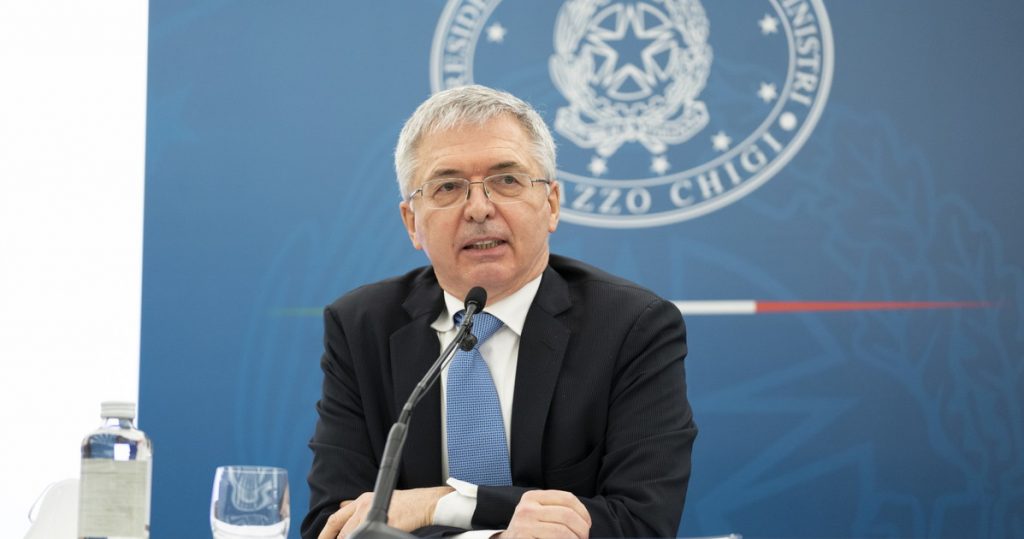 Daniel Franco, Draghi's Minister Wants More Immigrants to "Lower Debt-to-GDP Ratio" - Libero Quotidiano