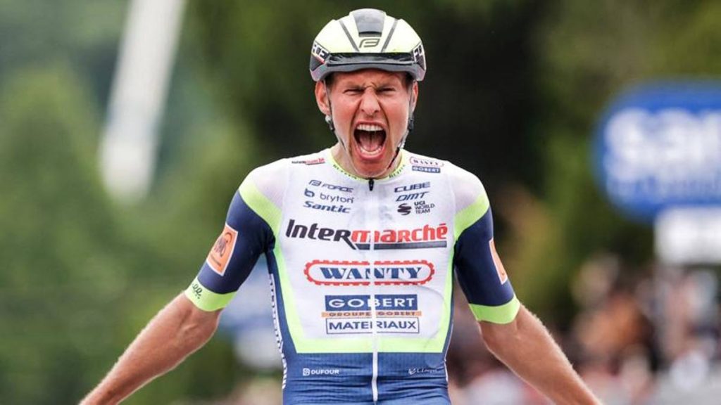 Giro d'Italia, Stage Three: Van der Horn wins Biella.  Heaven in pink