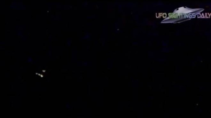Light Triangle on the Space Station Live: "It's 100% UFO"