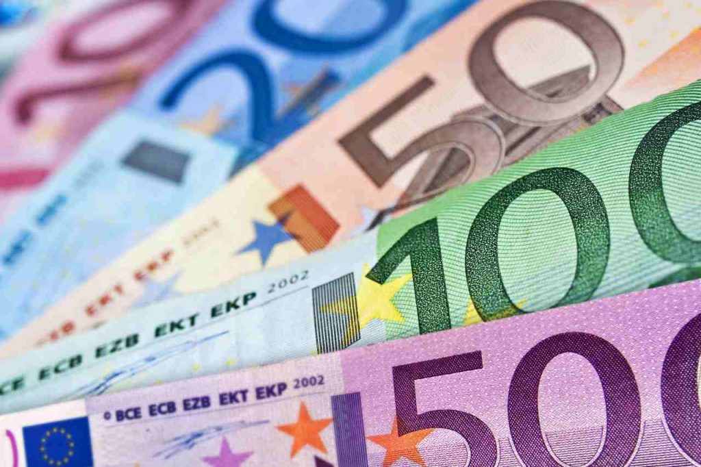 Sostegni Bis decree, the arrival of a new bonus of 700 euros for spending and bills
