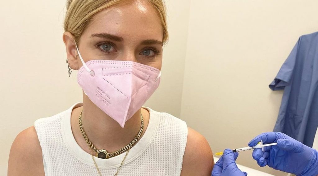 Chiara Ferragni, the conspiracy theorist after her vaccination