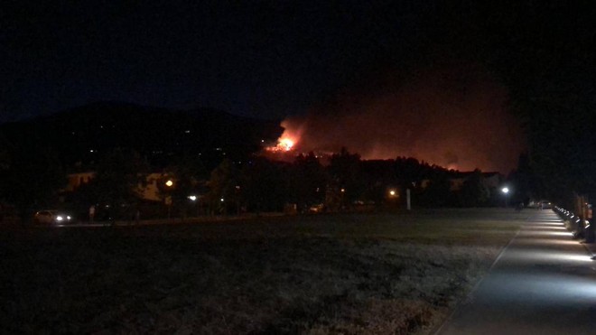 Fire play, Monte Picano in flames. "Do not give way to help", The case is empty