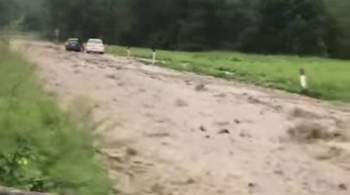Hurricane Preciano fills Oklio: flood-ravaged state road 42. Closed road