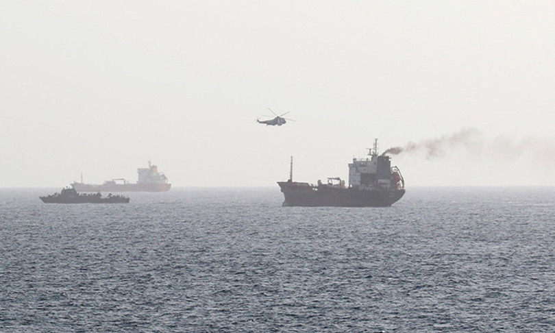 What is happening in the Gulf of Oman, 6 oil tankers lost control