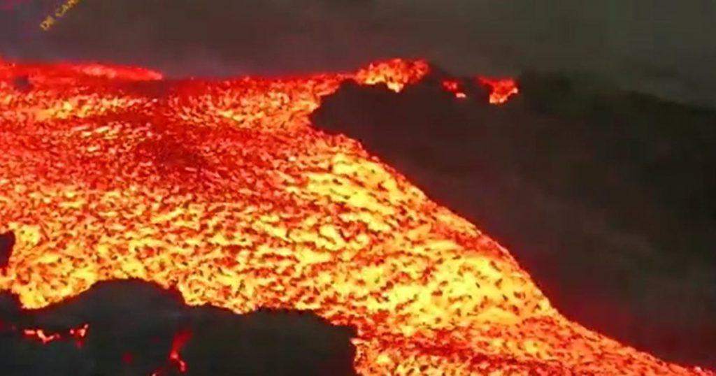 New eruption and tsunami of lava, the end of the island?  - Free daily