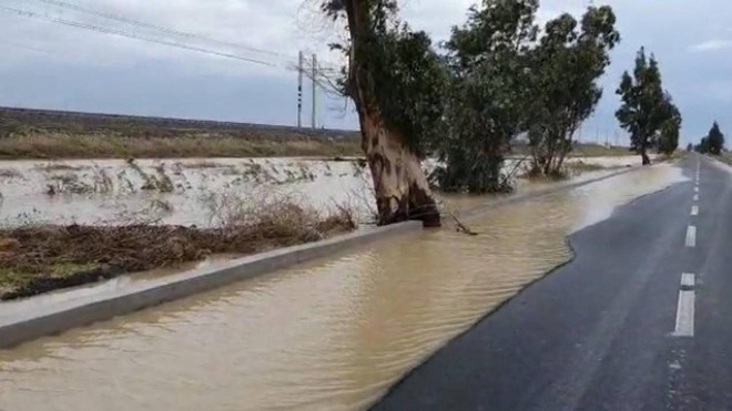 Mediterranean hurricane: bad weather, floods in Sicily.  A dead man in Scotia.  Calabria Warning