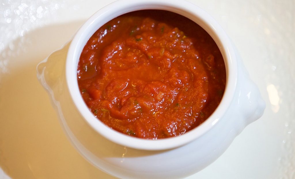 5 secrets to making perfect fresh tomato sauce and 5 common mistakes