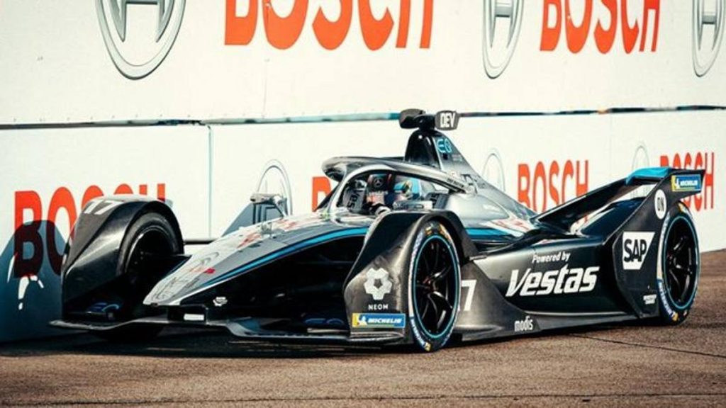 Formula E, the 2022 calendar and new qualifications with live challenges