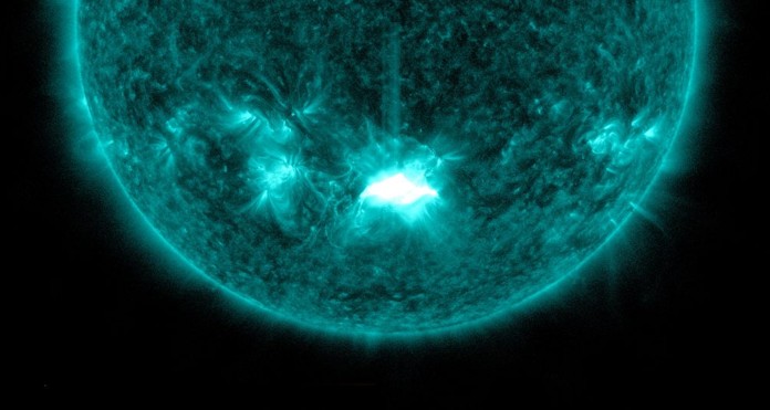 Strong solar flare: Part of the Earth at risk of a geomagnetic storm