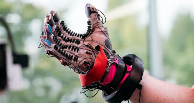 Gloves revealed for a live metaverse experience - Nerd4.life