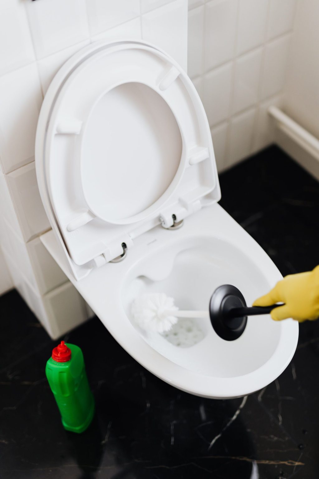 Not just bleach, to clean and whiten a toilet brush, we use these 3 powerful natural products