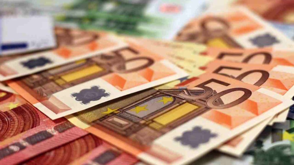 Pay slips, increasing to €2,200 in 2022: Whom it may concern