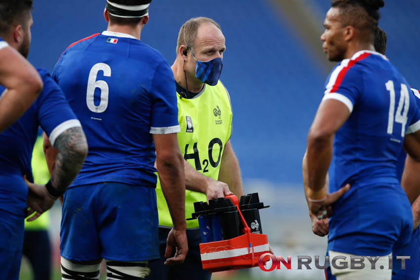 What could happen to the Six Nations Cup and the Champions with the French government's new vaccination rules