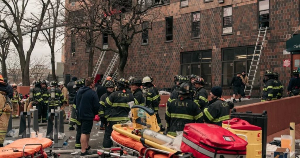 New York, fire in a 19-story building in the Bronx: 19 dead, including nine children