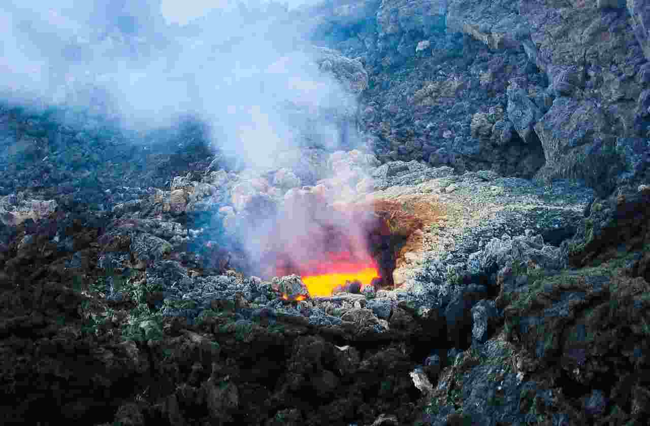 Etna Crater 20220222 Tech