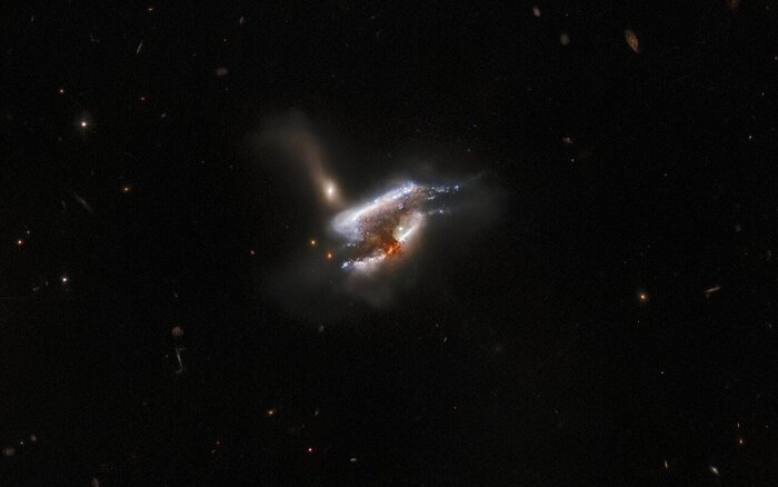 The amazing merger of three galaxies immortalized by Hubble VIDEO - Space and Astronomy