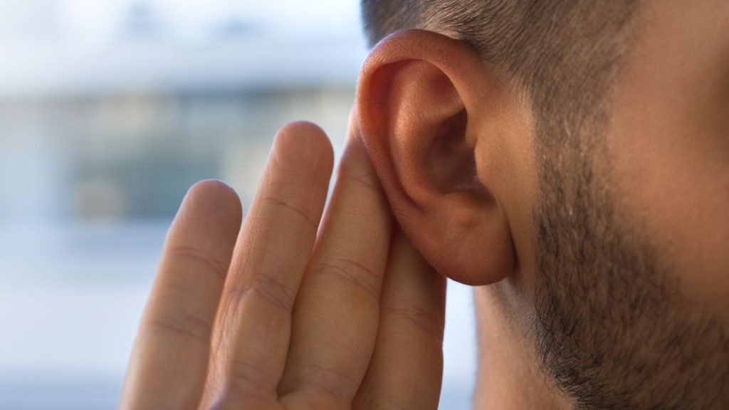 The first signs of hearing loss and hearing loss