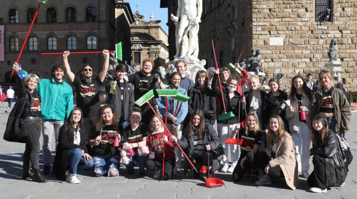 American Students Clean up in Florence: "Our Way of Saying Thanks" - Chronicle