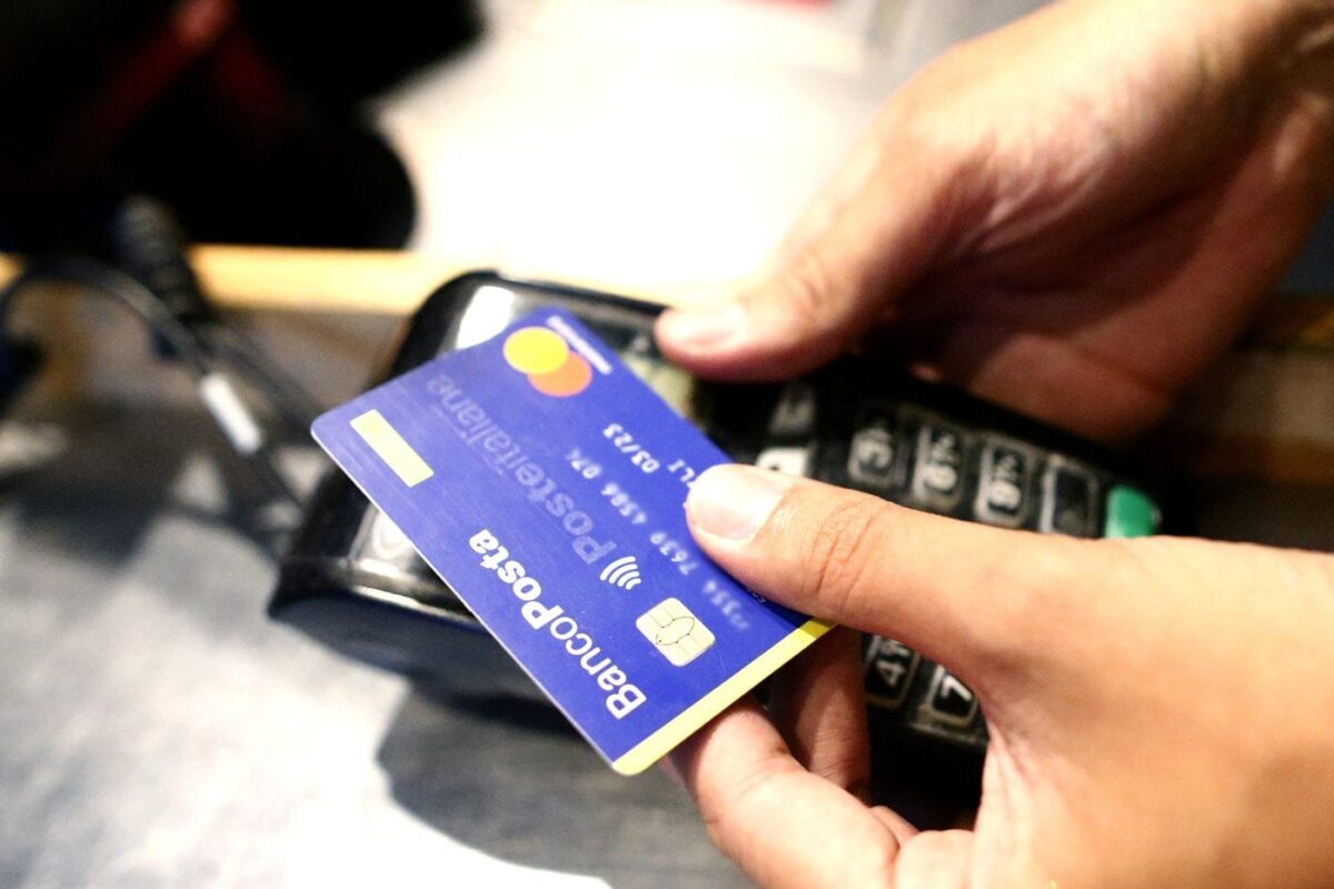 Payment-card-contact-bancomat-bankuposta