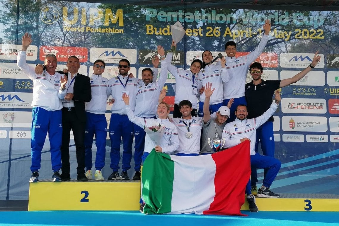 The Italian national team in Budapest for the second round of the World Cup