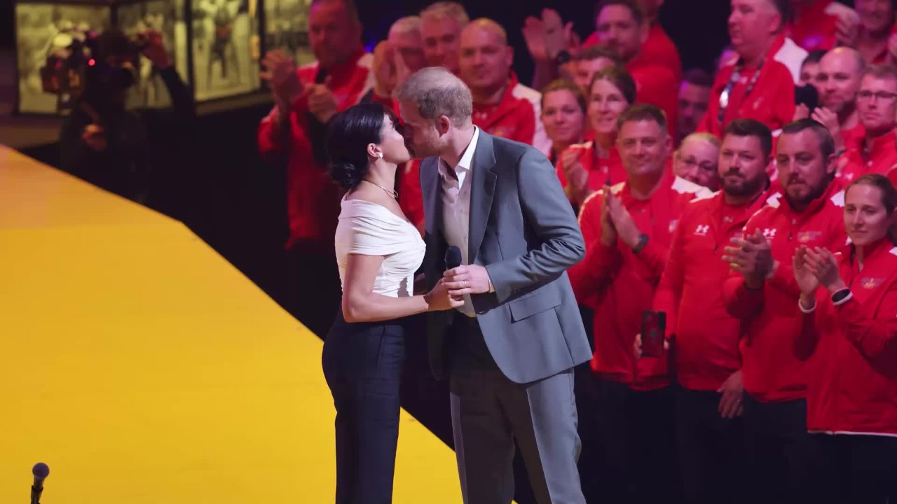 Harry and Megan Kissing Around the World: Invictus Games Launches Their Show
