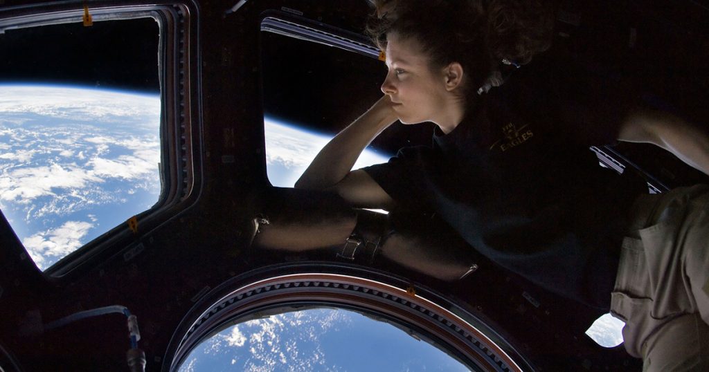 How does an astronaut sleep in space? [+VIDEO]