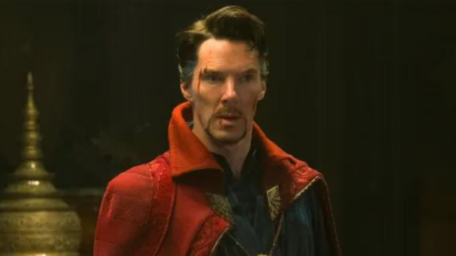 Doctor Strange: The second movie is coming to Disney+ and together there will be some very special content.  A new move to revive the movie's fortunes?  La critica ei fan si dividono!