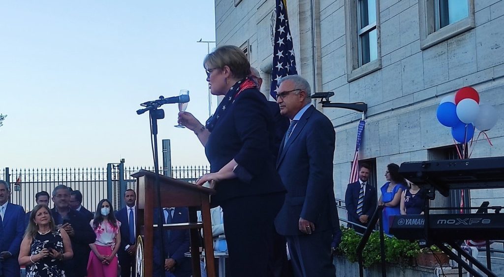 American Independence Day, tears and thanks to Consul Avery