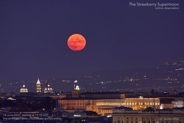 Today "Strawberry Superluna" is the second of 2022 broadcast live at 10.45 pm - space and astronomy