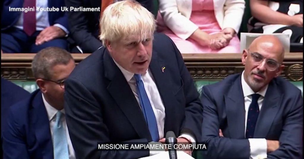 Boris Johnson salutes the House of Commons at the time of his last question and mentions the Terminator