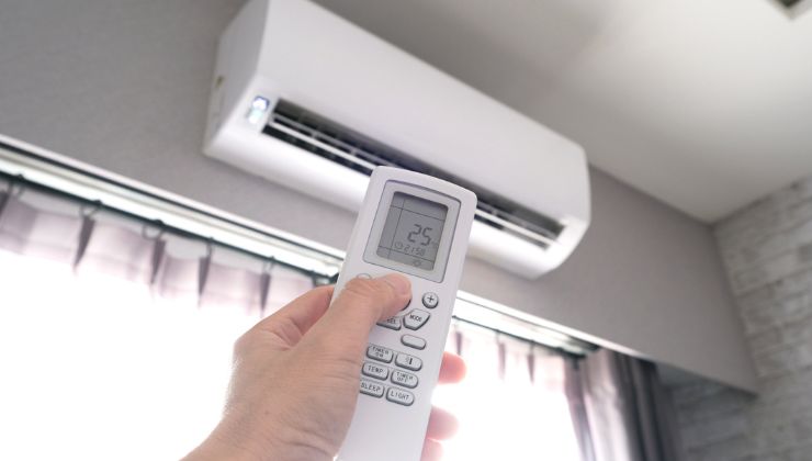 Adjust the temperature of the air conditioner