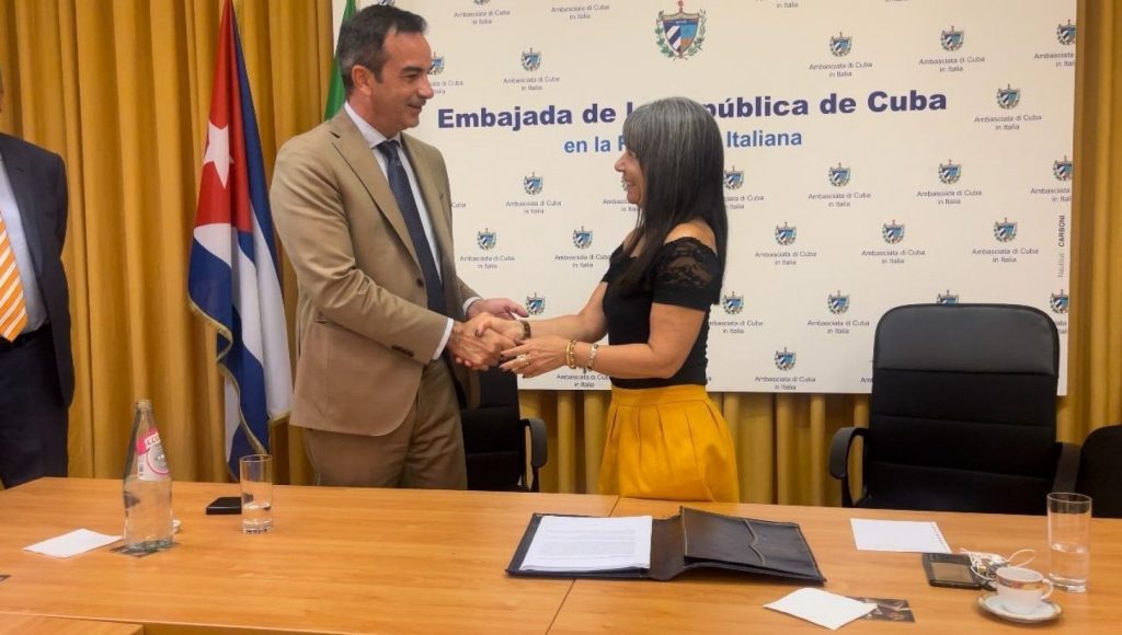 Calabria, hospitals without doctors: Governor enlists 500 Cuban specialists