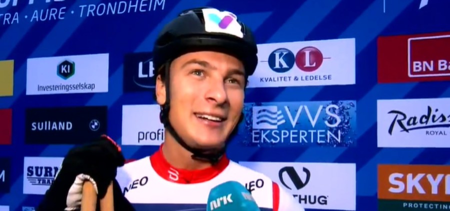 Max Novak sorridente dopo la vittoria (screen da diretta FB pagina ufficiale Toppidrettsveka)