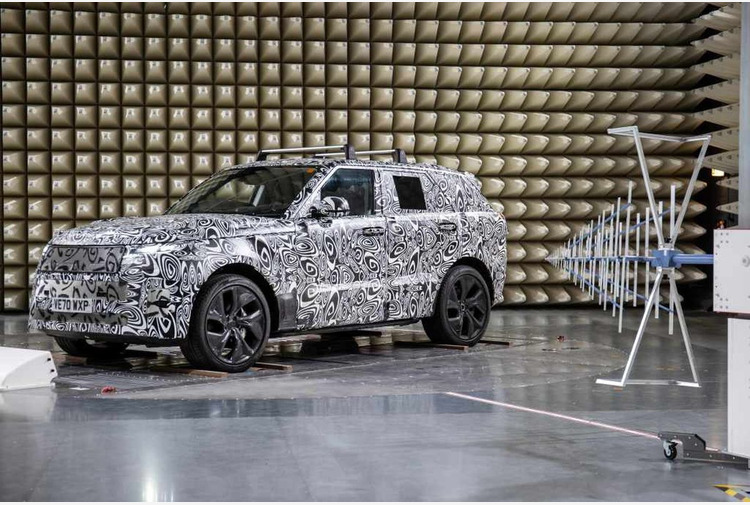 Jaguar Land Rover, una nuova struttura per i test delle auto elettriche
