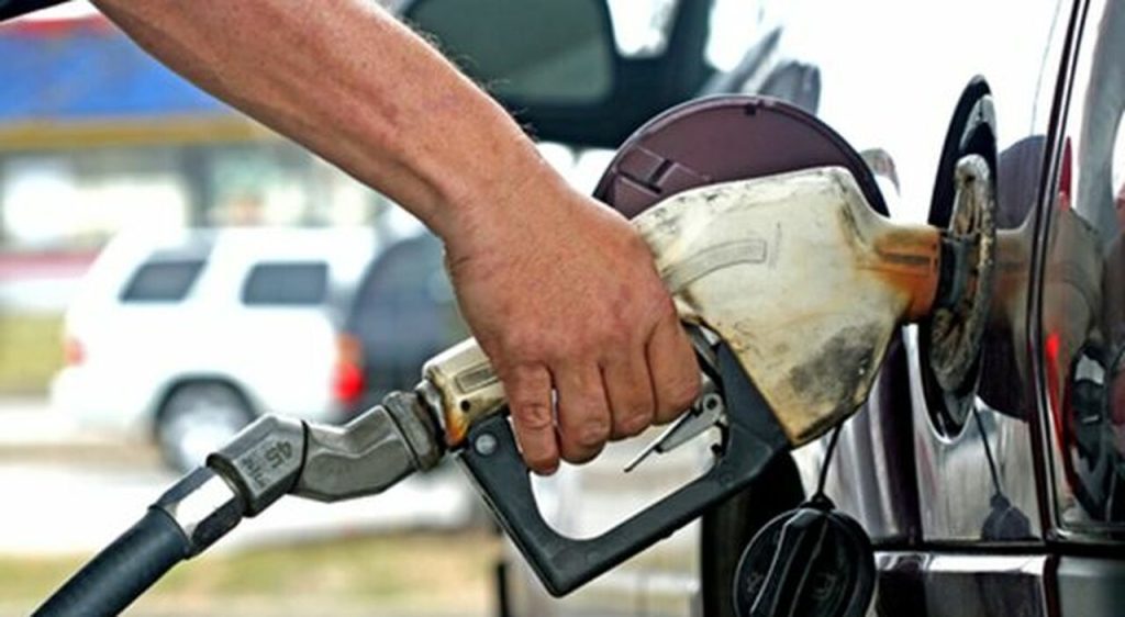 US gasoline prices fall for 70 consecutive days: record since 2015