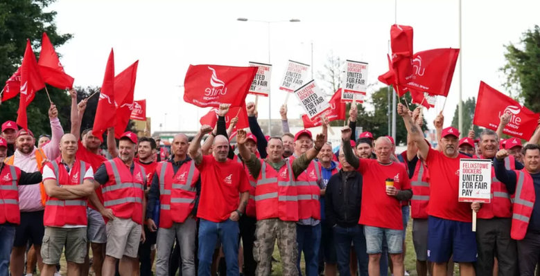 United kingdom.  1,900 workers on strike for eight days at the country's main container port - labor and social struggles