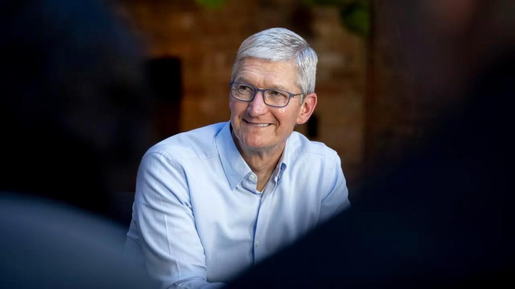 'Buy your mom an iPhone,' Tim Cook replies freezing Android user