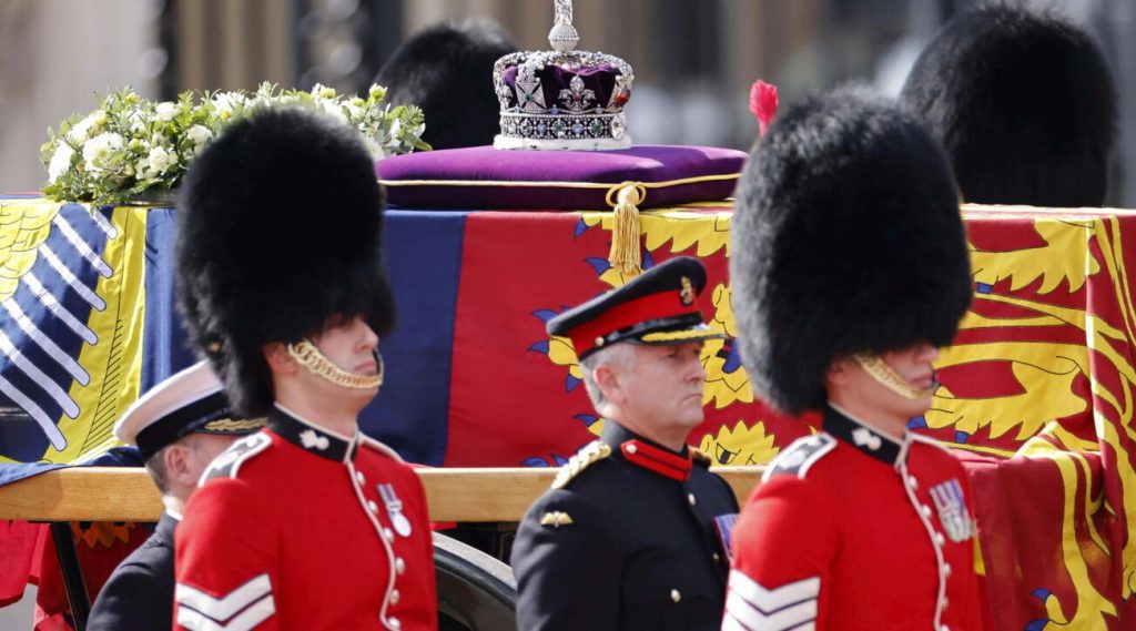 Queen Elizabeth, coffin leaving Buckingham Palace