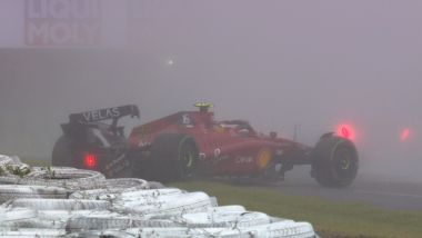 F1 GP Japan 2022, Suzuka: Carlos Sainz (Scuderia Ferrari) on the wall during the first lap of the race |  Photo: Twitter @F1