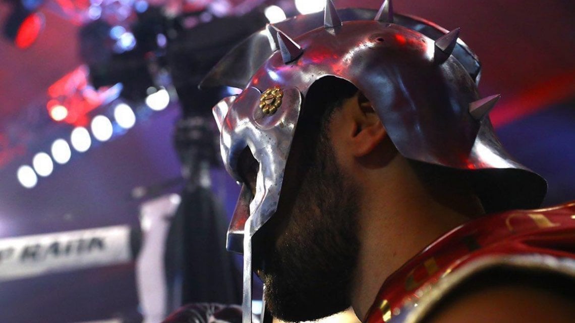Vianello stepping into the ring with his Gladiator mask, a photo highly regarded in the USA
